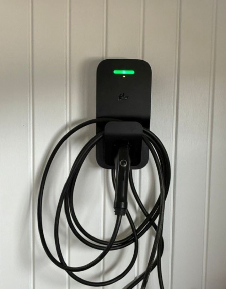 Installation de borne de recharge électrique intérieure Lotbinière par Roussin Electrique